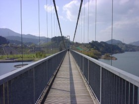 宮ヶ瀬湖・つり橋
